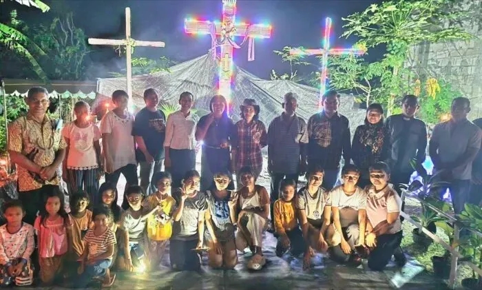 Kreativitas Jemaat Rayon Nusaklain Barat dalam Lomba Hias Salib Paskah Syalom Mokdale