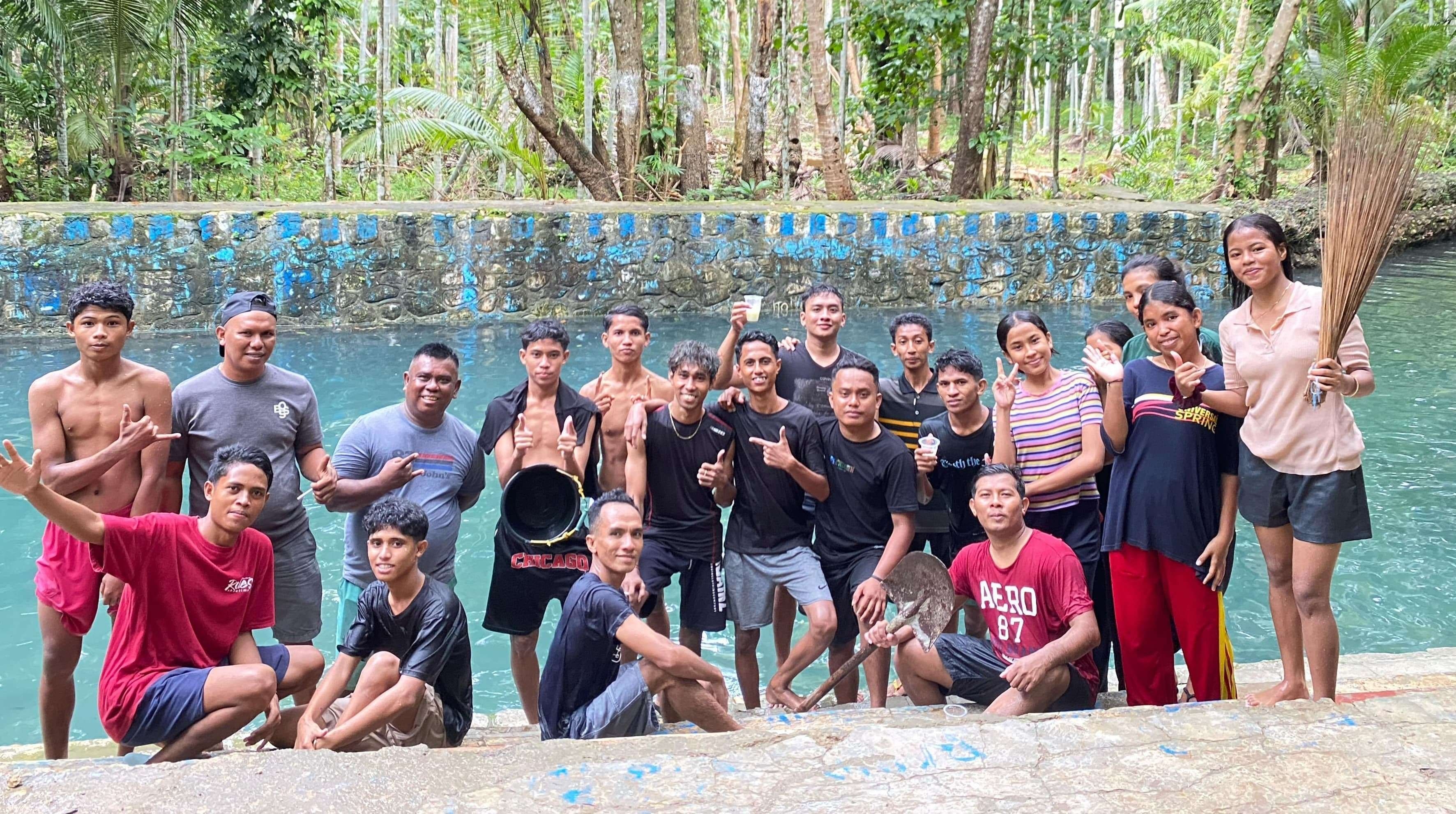 Definisi Baru Kasih Sayang: Pemuda Syalom Mokdale Turun Tangan Bersihkan Mata Air